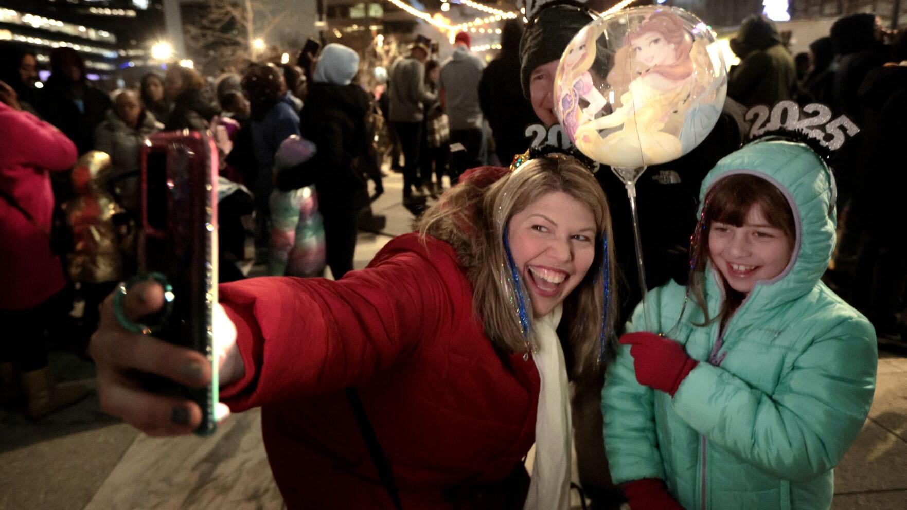 Photos: Ringing in 2025 a little early at New Year's Eve celebration in St. Louis